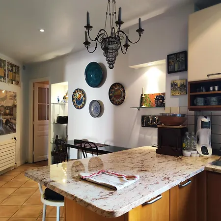 16 In Quiet Residential District Appartement *