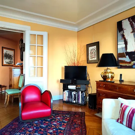 16 In Quiet Residential District Appartement Paris