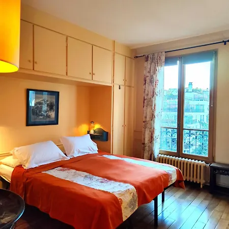 Paris 16 Apartment In Quiet Residential District