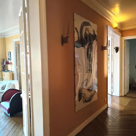 Paris 16 Apartment In Quiet Residential District