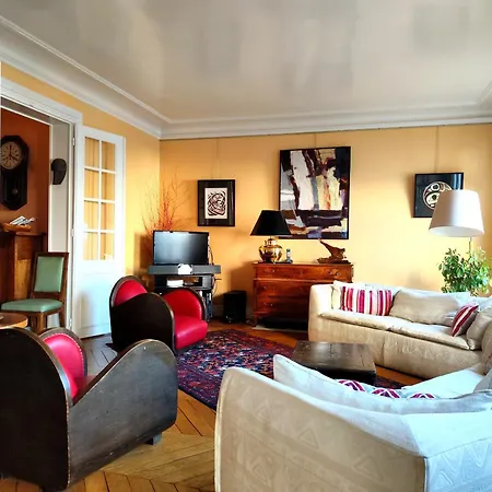 Paris 16 Apartment In Quiet Residential District * Paryż