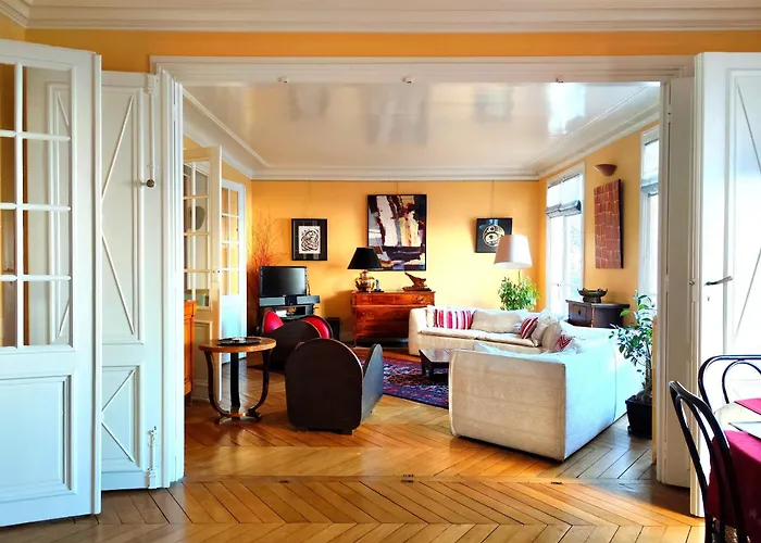 16 In Quiet Residential District Apartman *